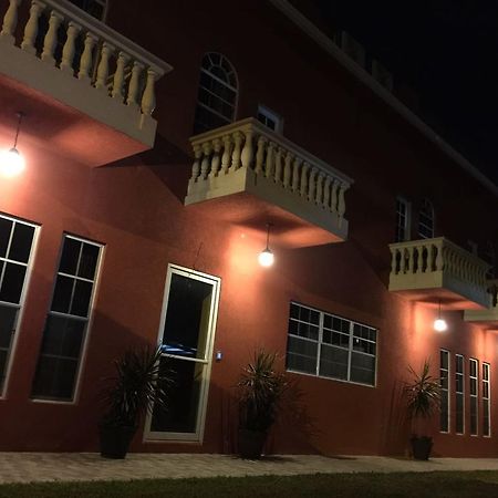 Montecristo Inn Piarco Kültér fotó